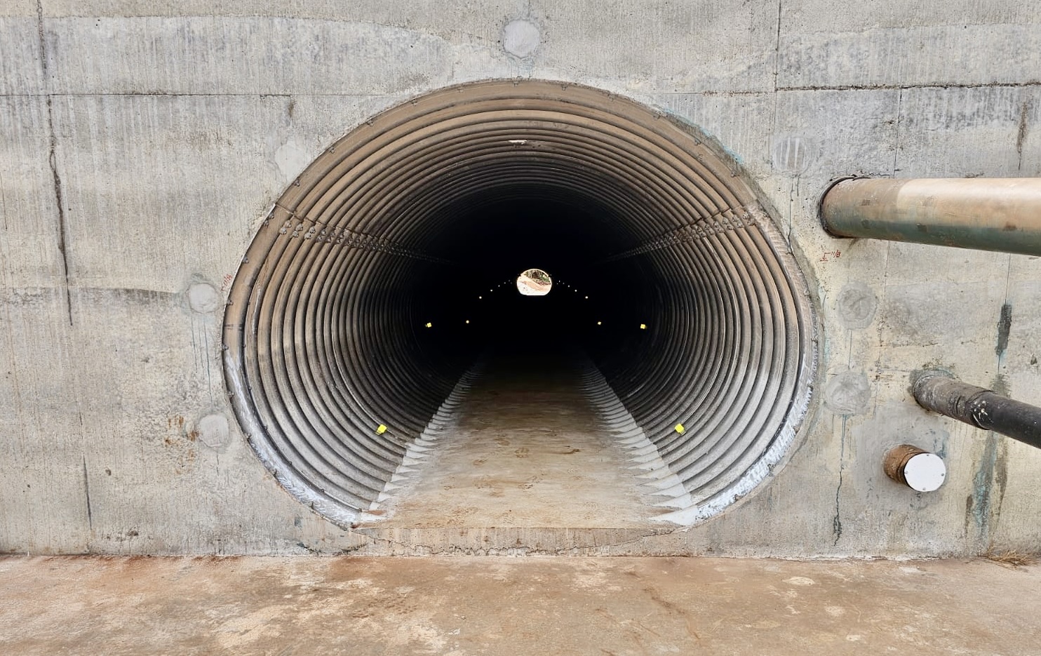 End view of Dur-a-Span culvert reline