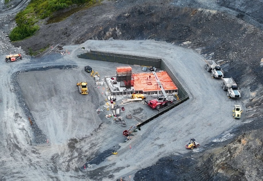 Aerial view of Eskay Creek MSE Crusher Wall constructionEarly stages of MSE Crusher Wall pocket taking shape